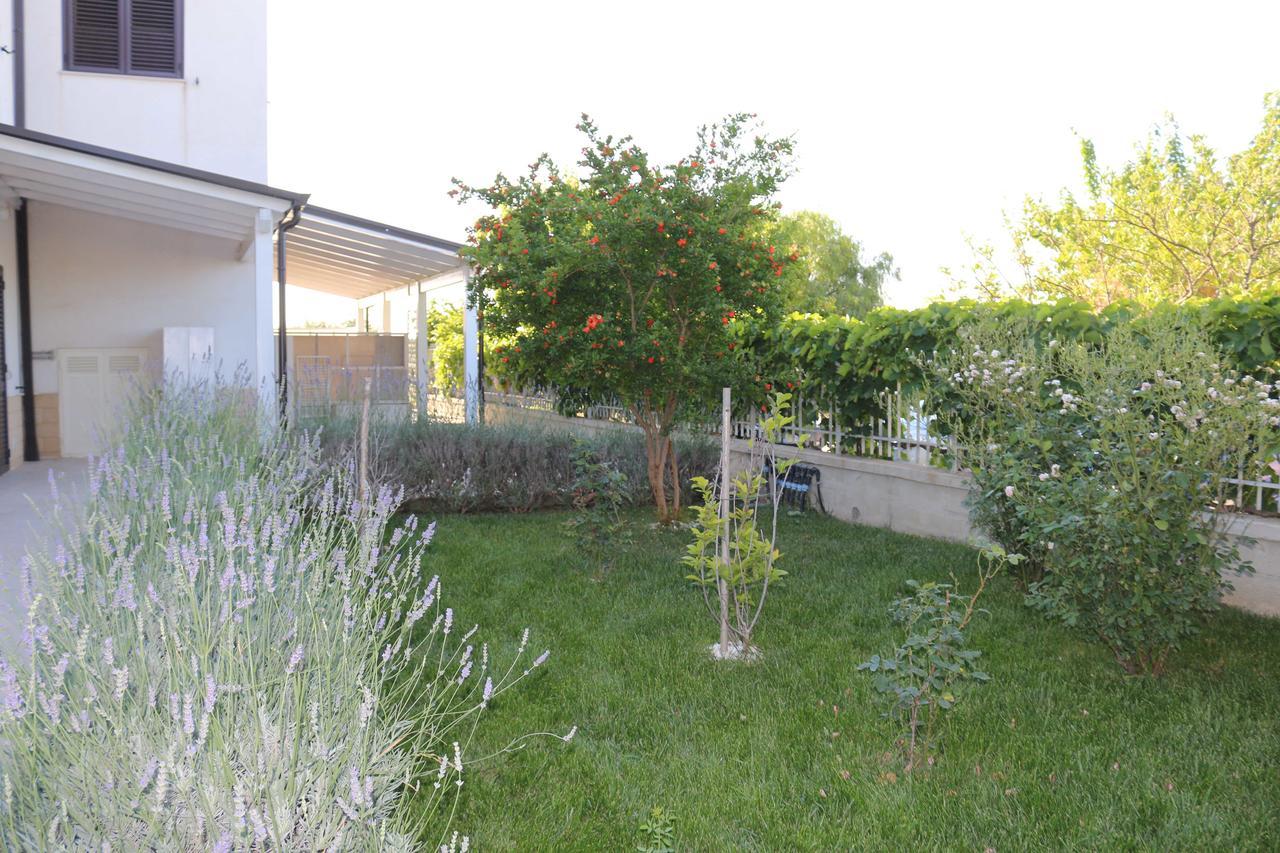 All'Ombra Del Carrubo - Metaponto Exterior photo